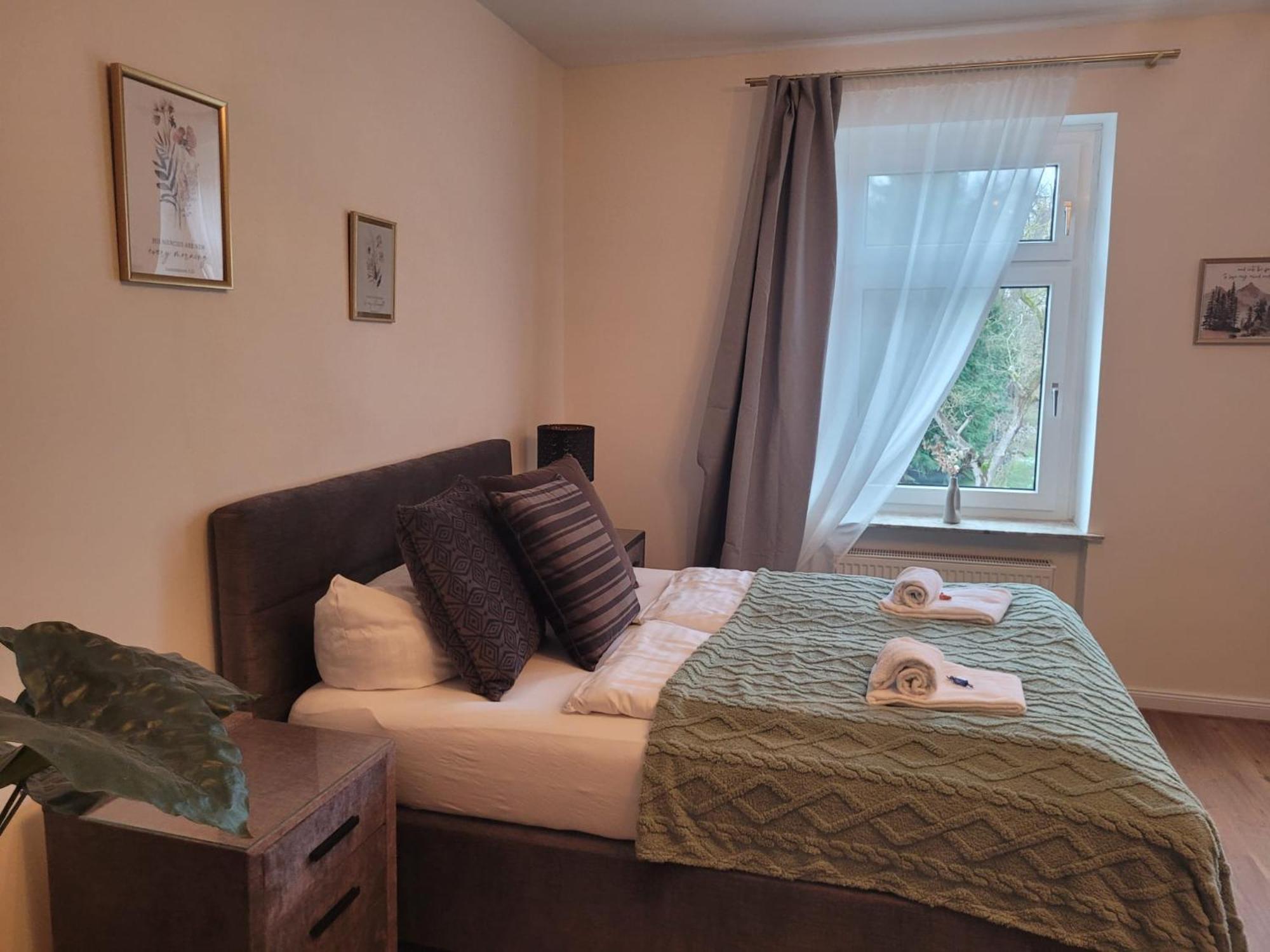 Stay Apartment Bergblick 4 Personen Parkplatz Zentral บัดเพอร์ทอนท์ ภายนอก รูปภาพ